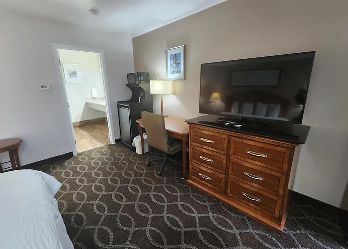 Ramada Bayside Inn & Suites Eureka