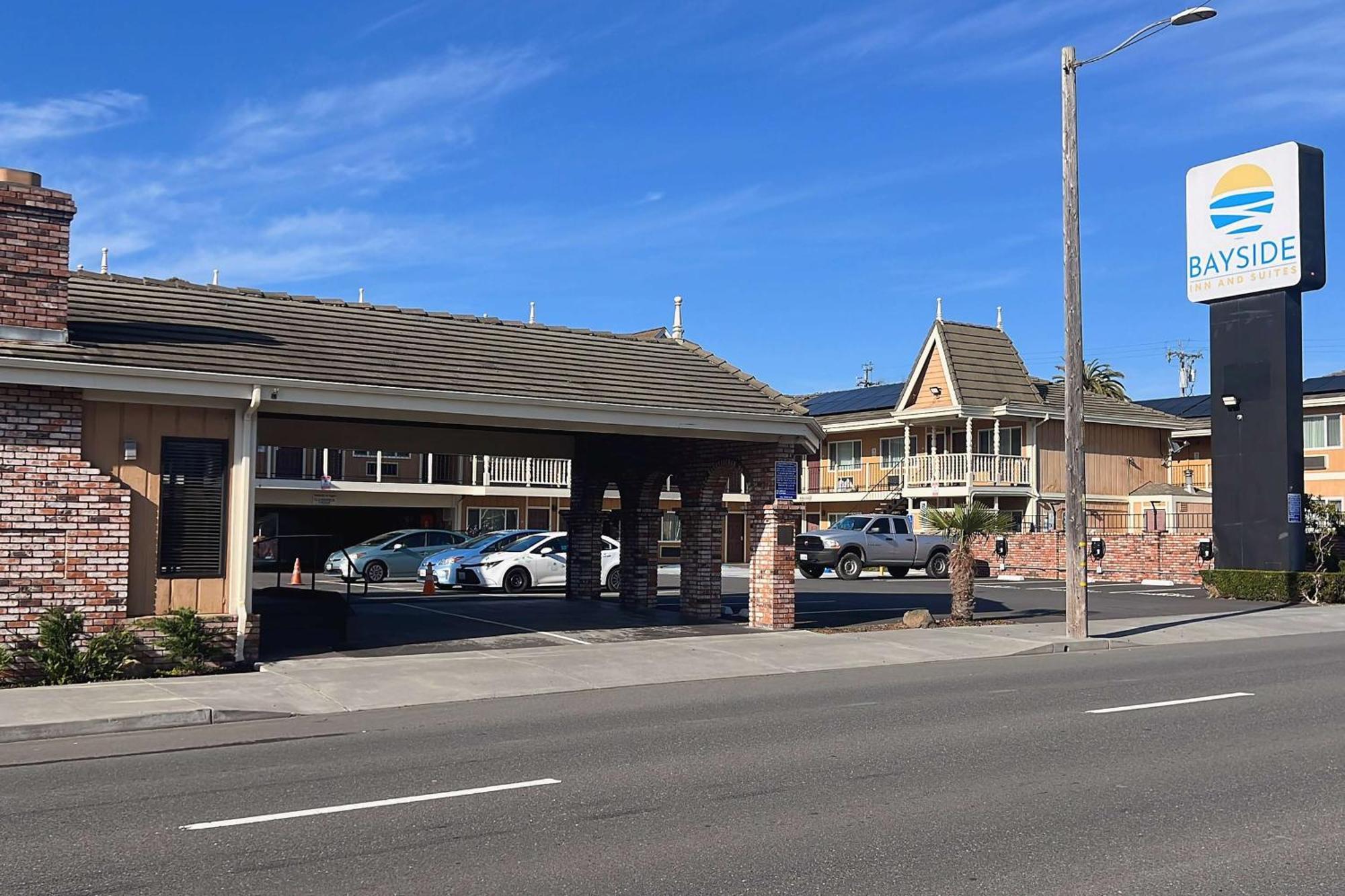 Ramada Bayside & 3*