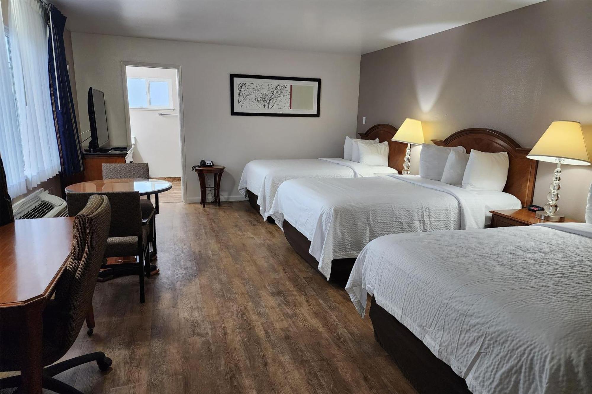 Ramada Bayside & 3*