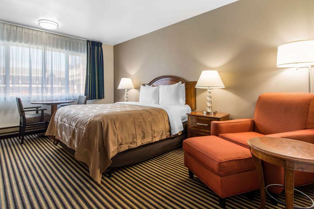 Ramada Bayside & Hotel